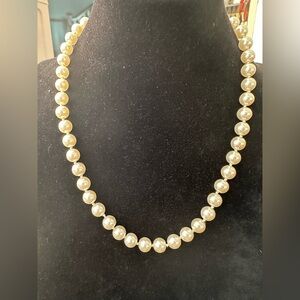 Vintage White Faux Pearl Beaded Necklace 18" Barrel Closure
